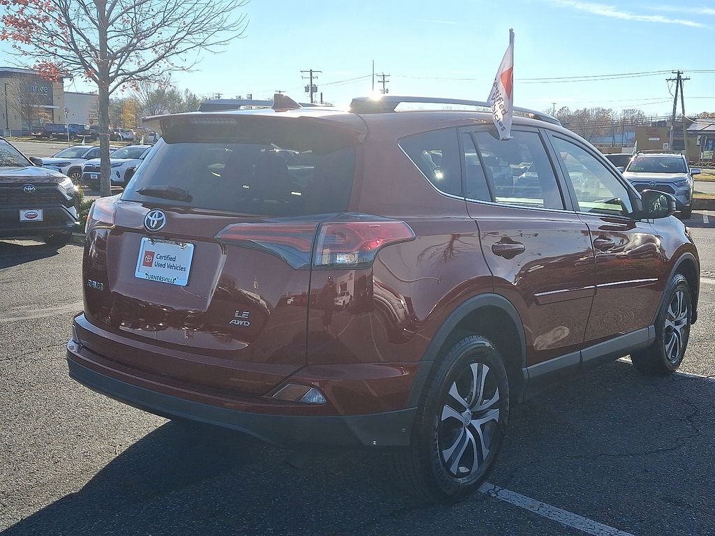 Thumbnail: 2018 Toyota RAV4 - 6