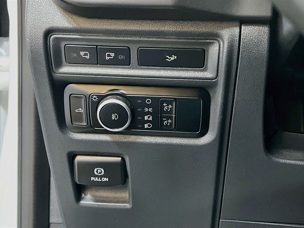 Used 2024 Oxford White Ford XLT image 10