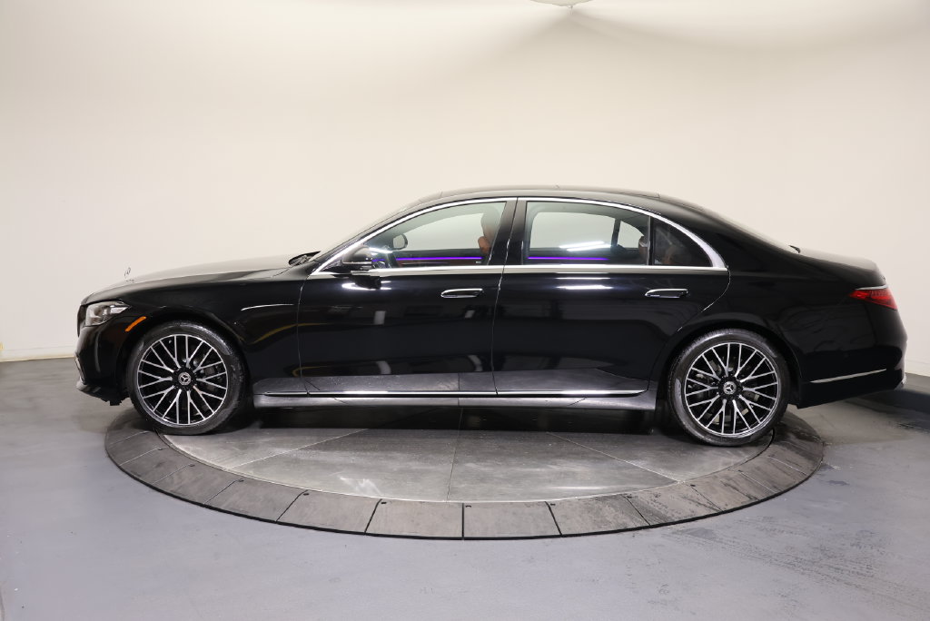 Thumbnail: 2023 Mercedes-Benz S-Class - 4