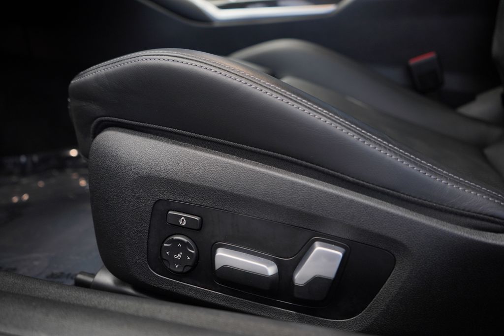 Thumbnail: 2024 BMW M4 - 18