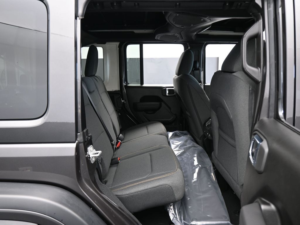 New 2026 Granite Crystal Metallic Clearcoat Jeep Willys image 28