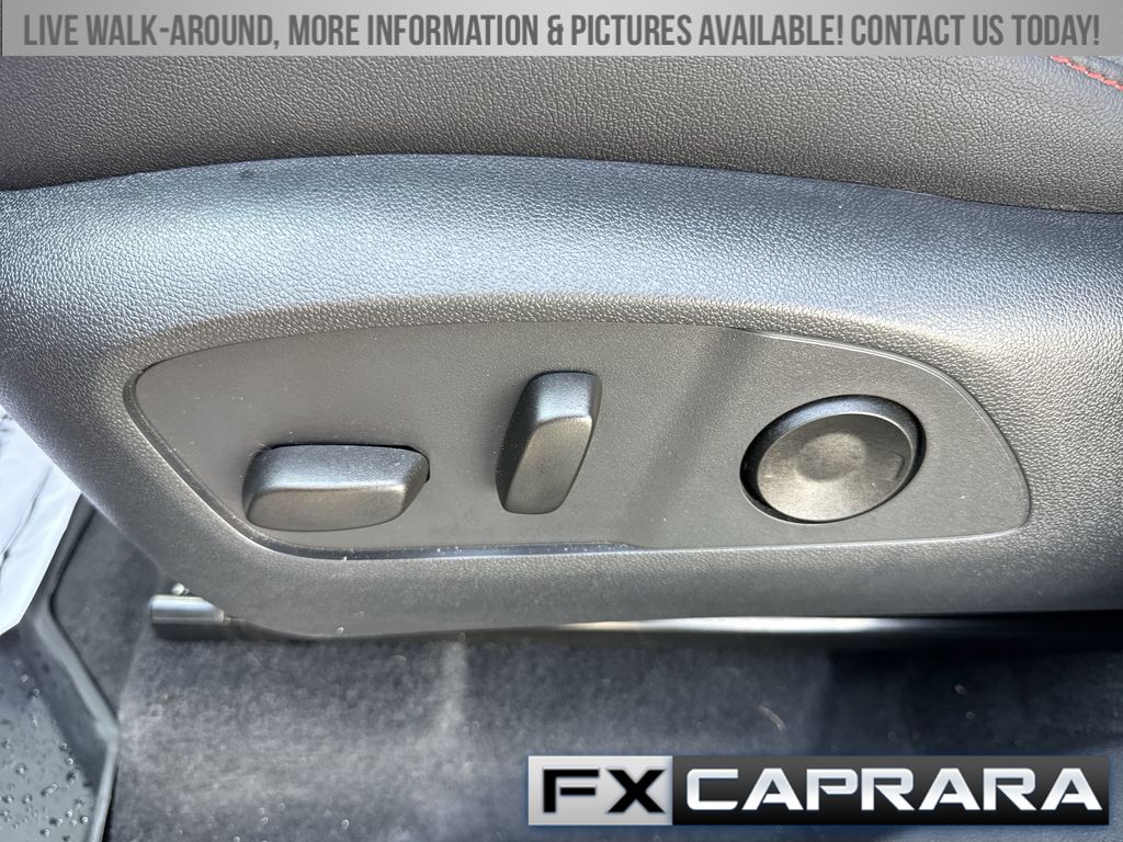 Used 2025 Chevrolet Traverse SUV