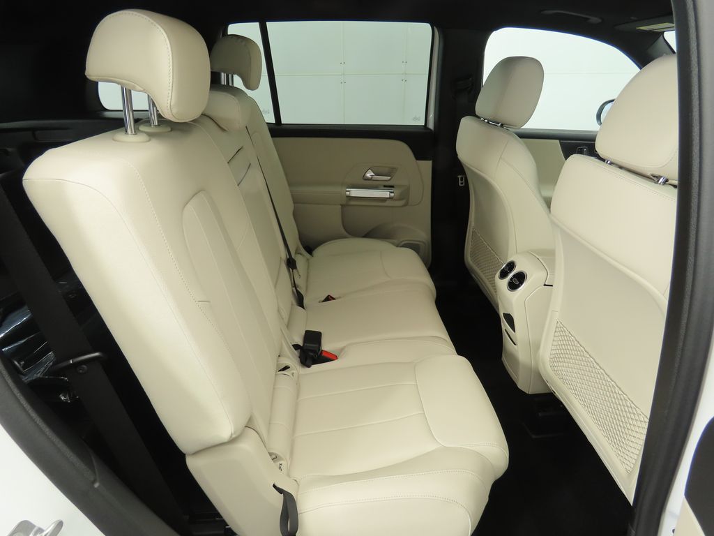 2025 Mercedes-Benz GLB 250 22