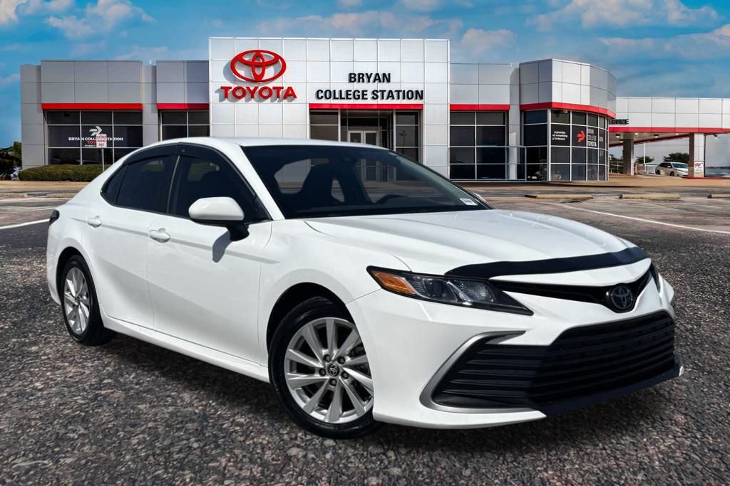 2023 Toyota Camry LE photo
