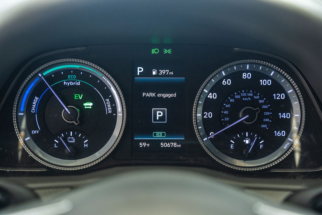 HyundaiSonata Hybrid43