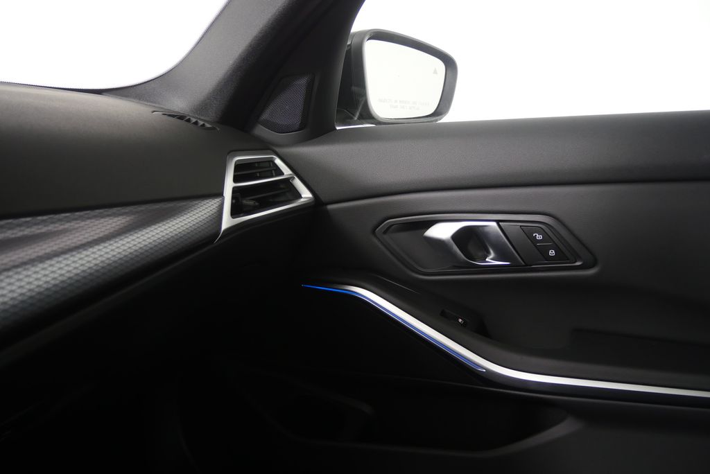 Thumbnail: 2025 BMW 3 Series - 31