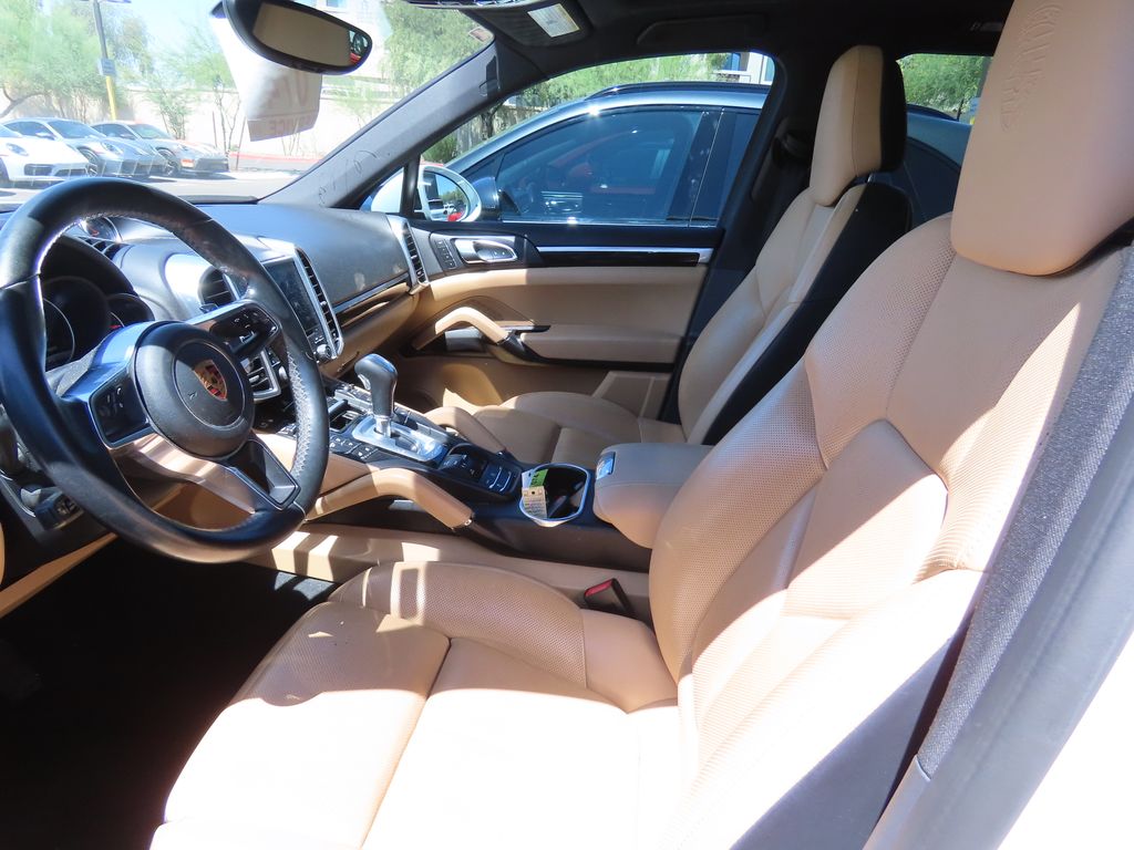 Thumbnail: 2017 Porsche Cayenne - 10