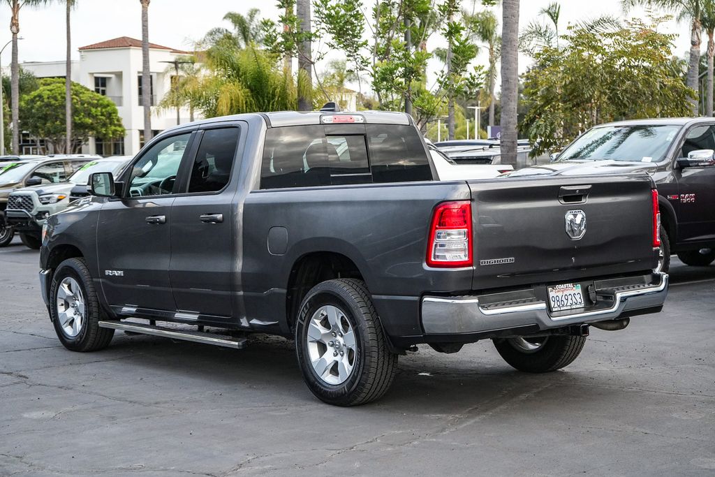 View vehicle photo 4