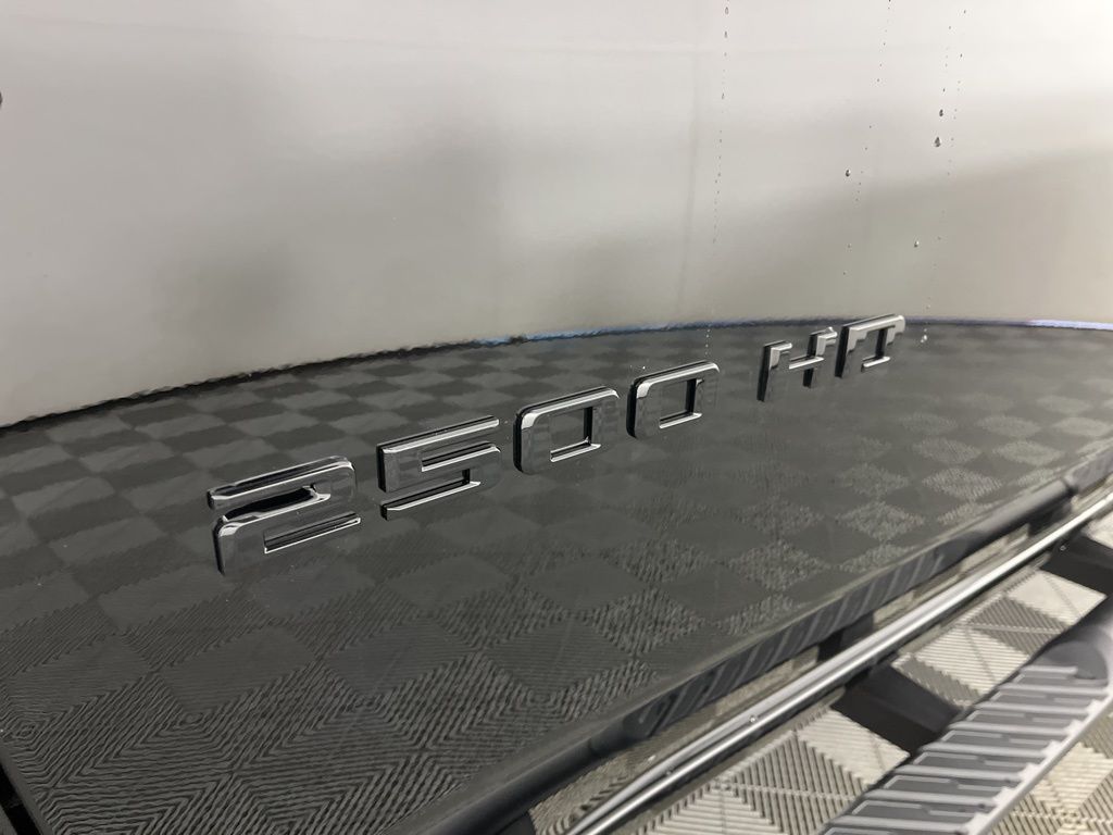 Thumbnail: 2025 Chevrolet Silverado 2500 - 8