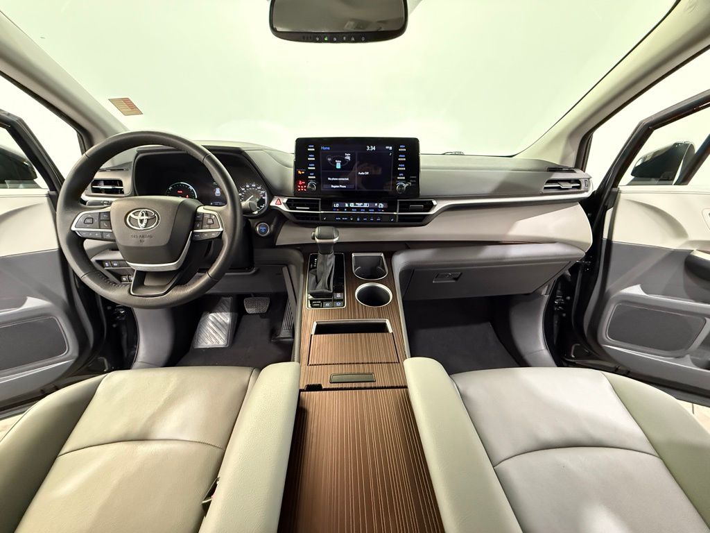 2024 Toyota Sienna XLE