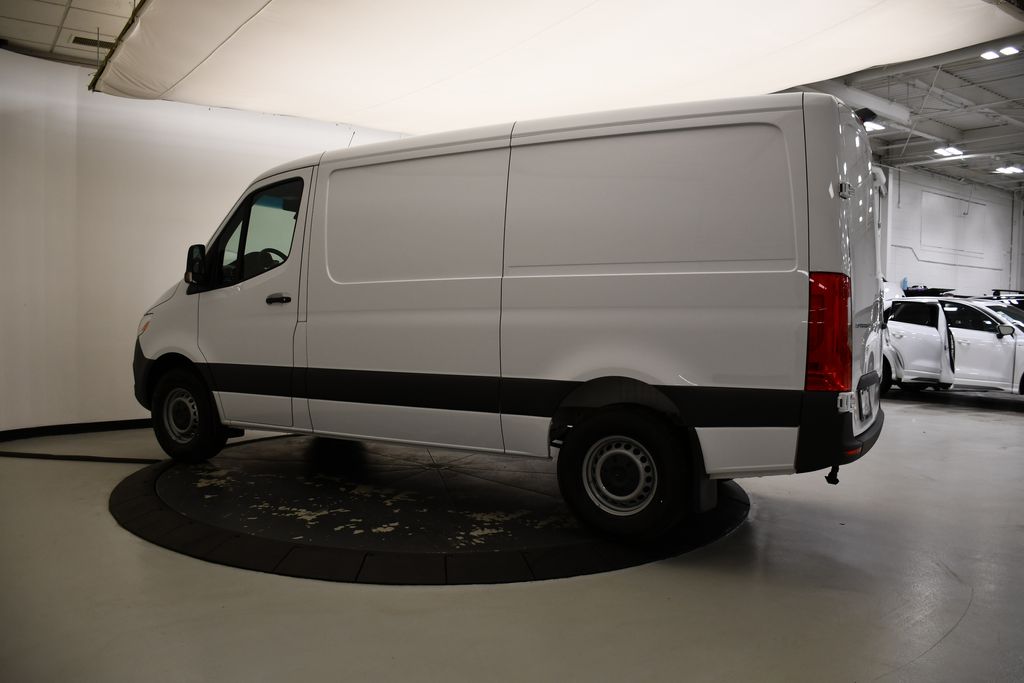 2025 Mercedes-Benz Sprinter 2500 8