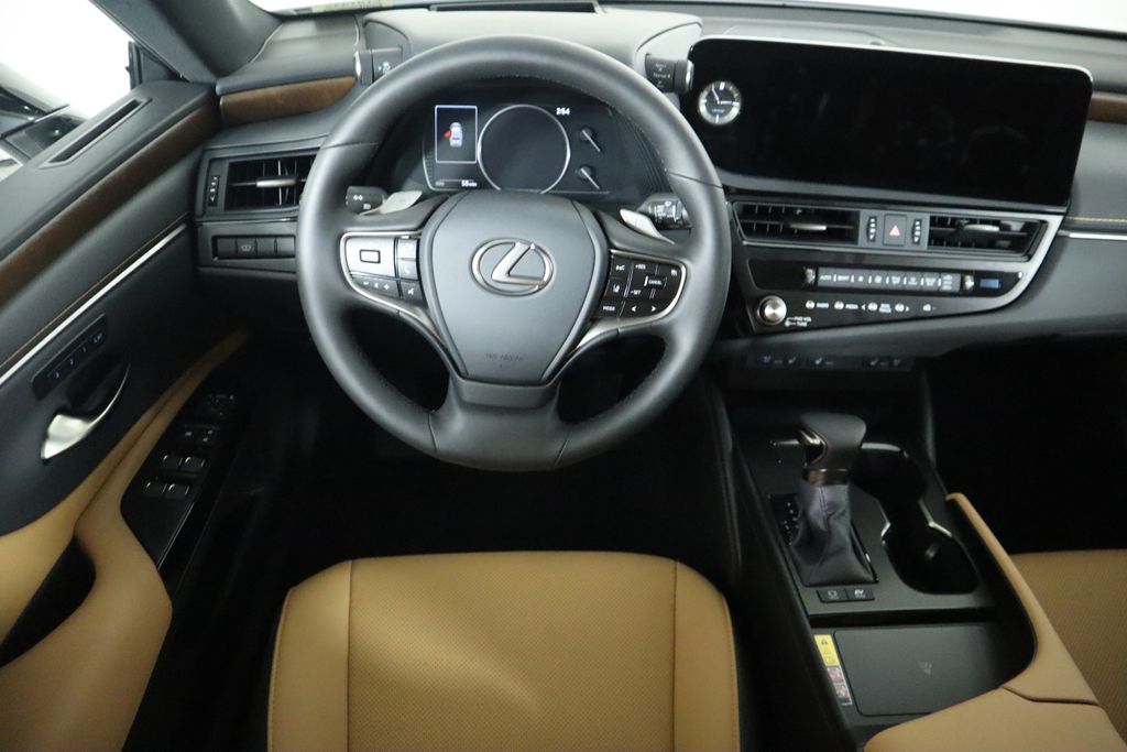 2025 Lexus ES Hybrid 300h 10