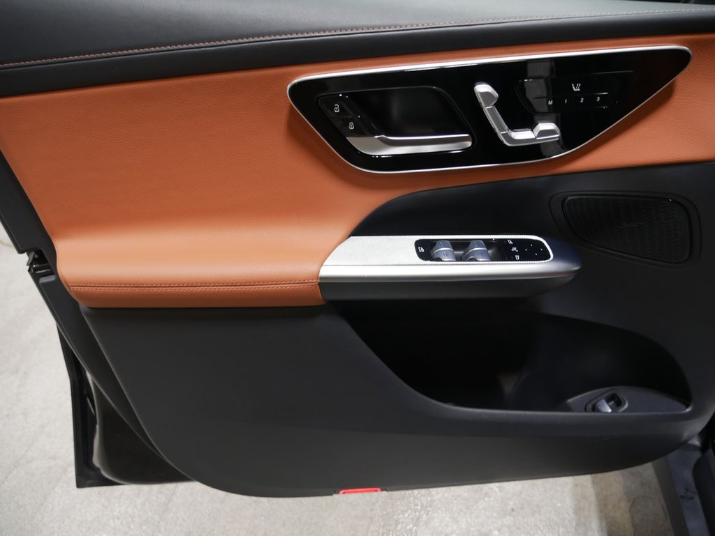 Thumbnail: 2023 Mercedes-Benz GLC - 16