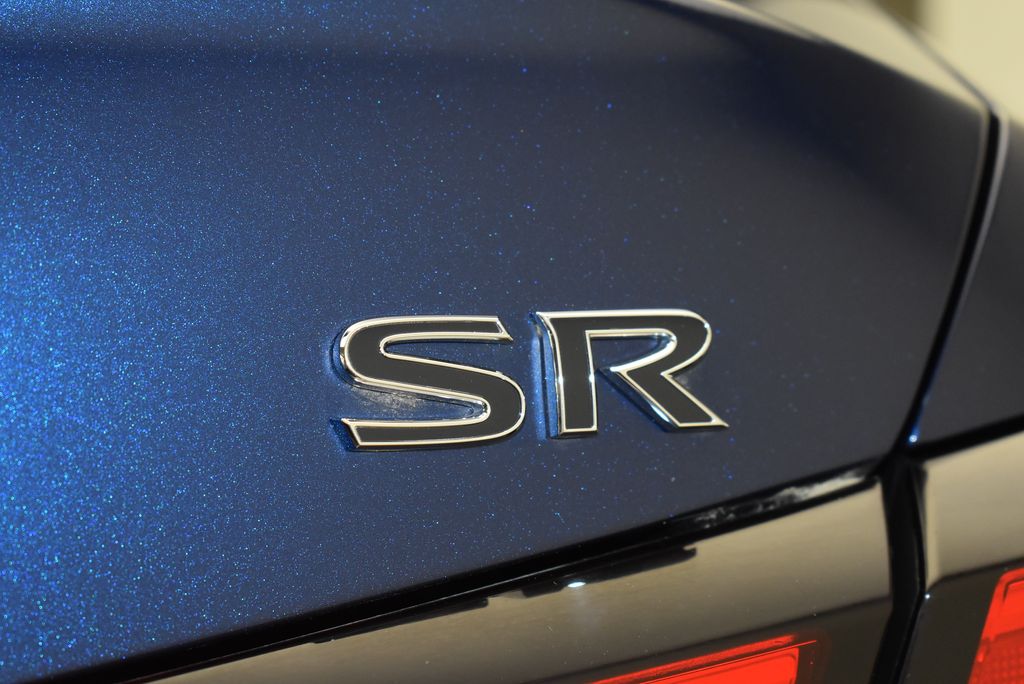 2022 Nissan Altima SR 10