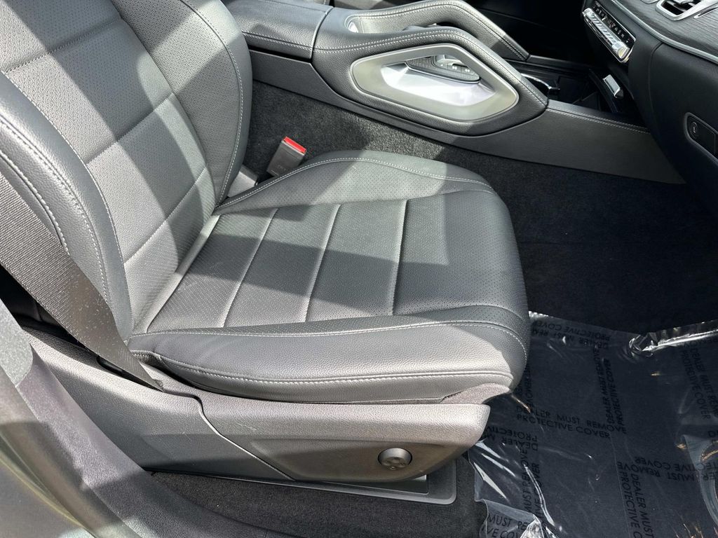 Thumbnail: 2022 Mercedes-Benz GLE - 22