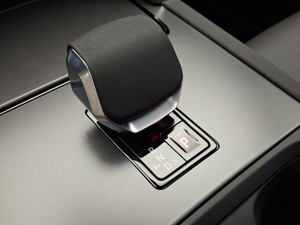 Thumbnail: 2026 Land Rover Discovery Sport - 12