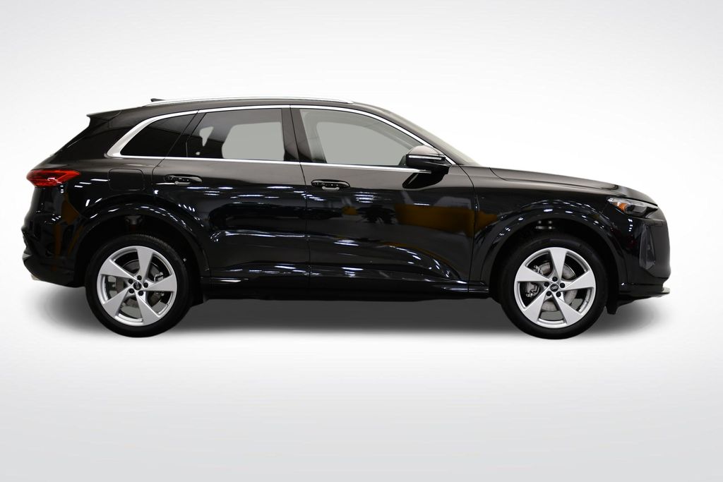 Thumbnail: 2025 Audi Q5 - 6