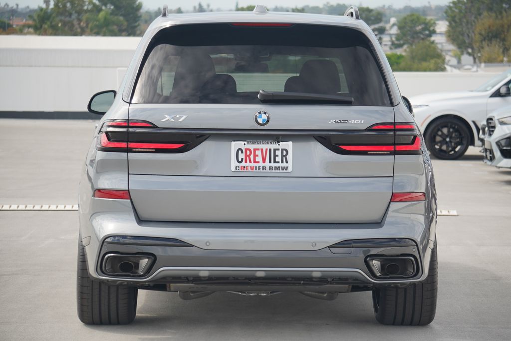 Thumbnail: 2026 BMW X7 - 6