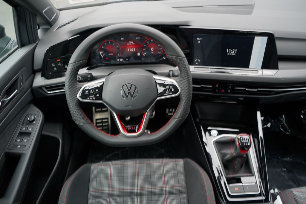 2024 Volkswagen Golf GTI SE 12