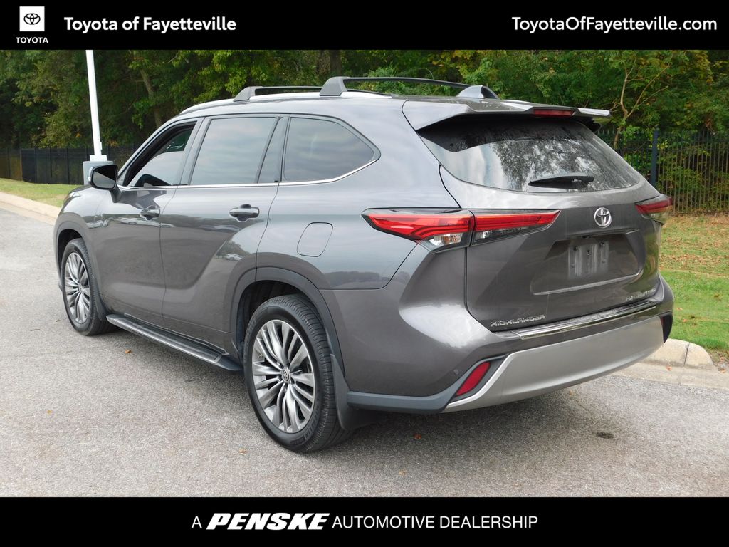 Thumbnail: 2021 Toyota Highlander - 3