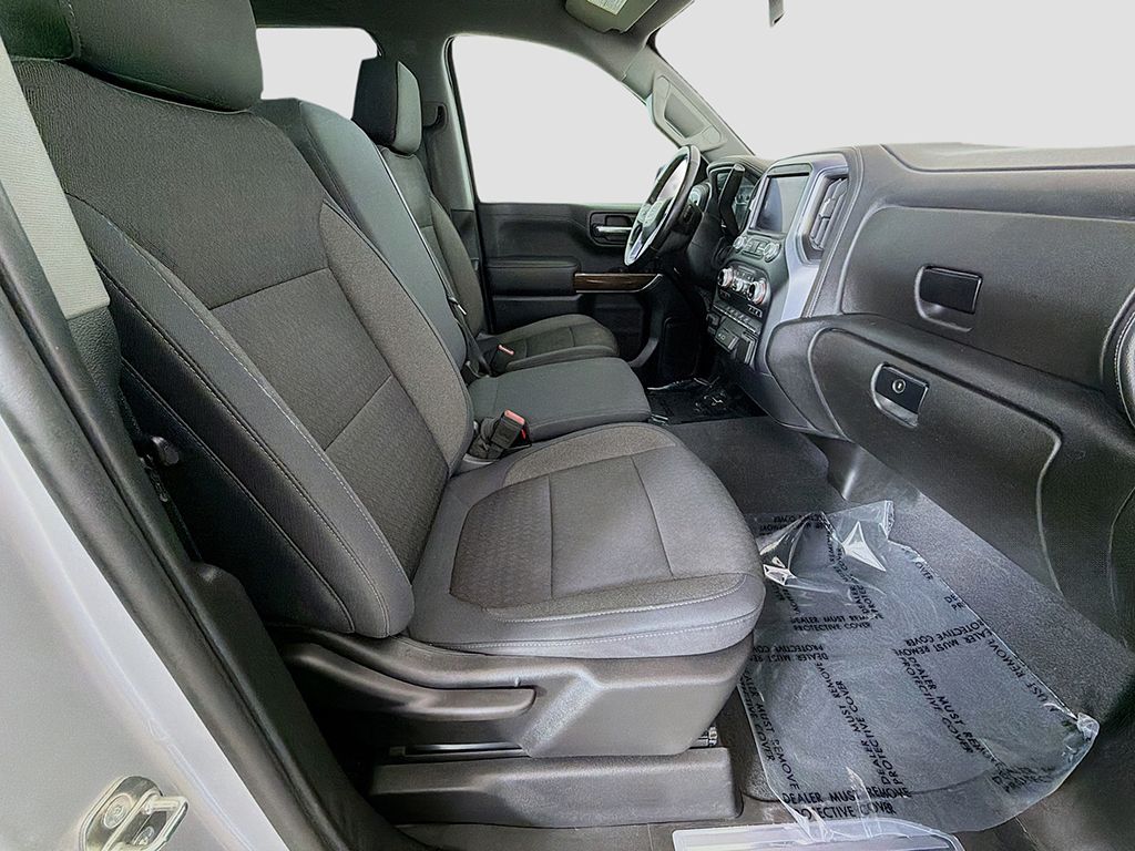 Used 2019 Silver GMC SLE image 20