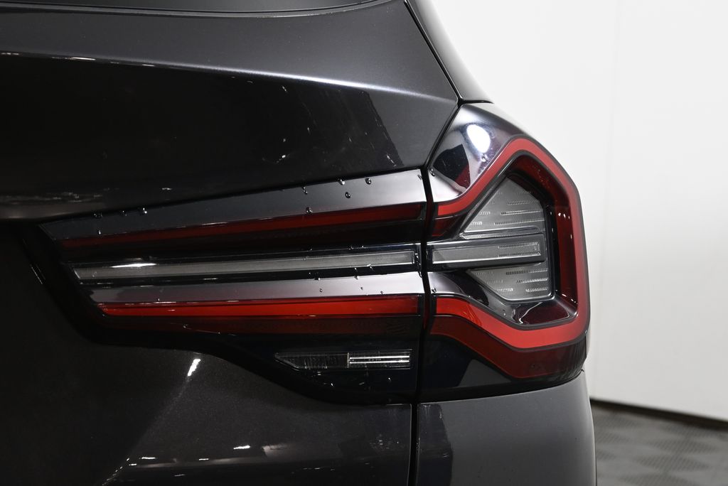 Thumbnail: 2023 BMW X3 - 13