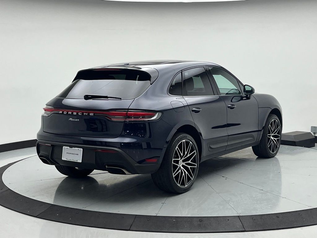 Thumbnail: 2022 Porsche Macan - 10