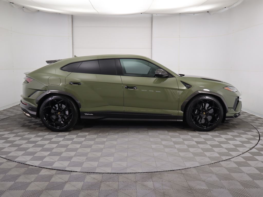 Thumbnail: 2023 Lamborghini Urus - 4