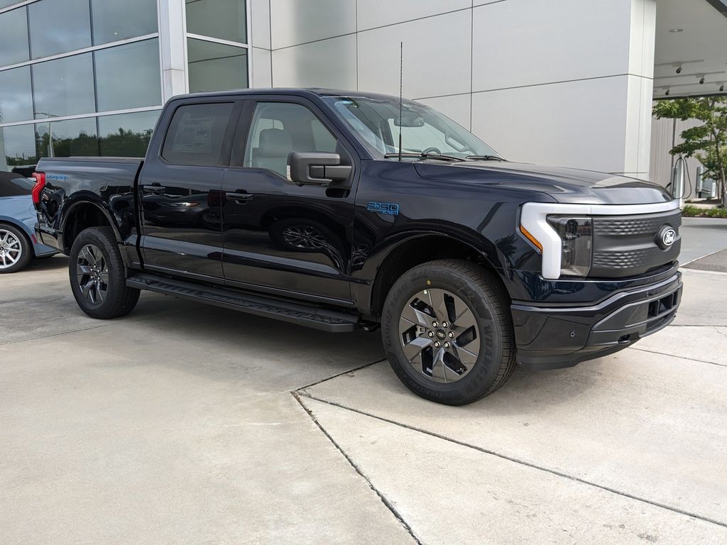 2025 Ford F-150 Lightning Flash