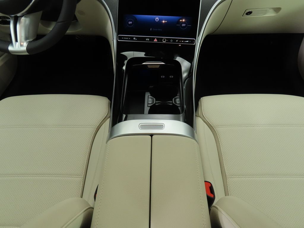 Thumbnail: 2025 Mercedes-Benz C-Class - 16