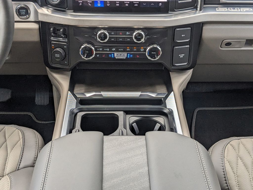 2025 Ford F-450 Super Duty Platinum