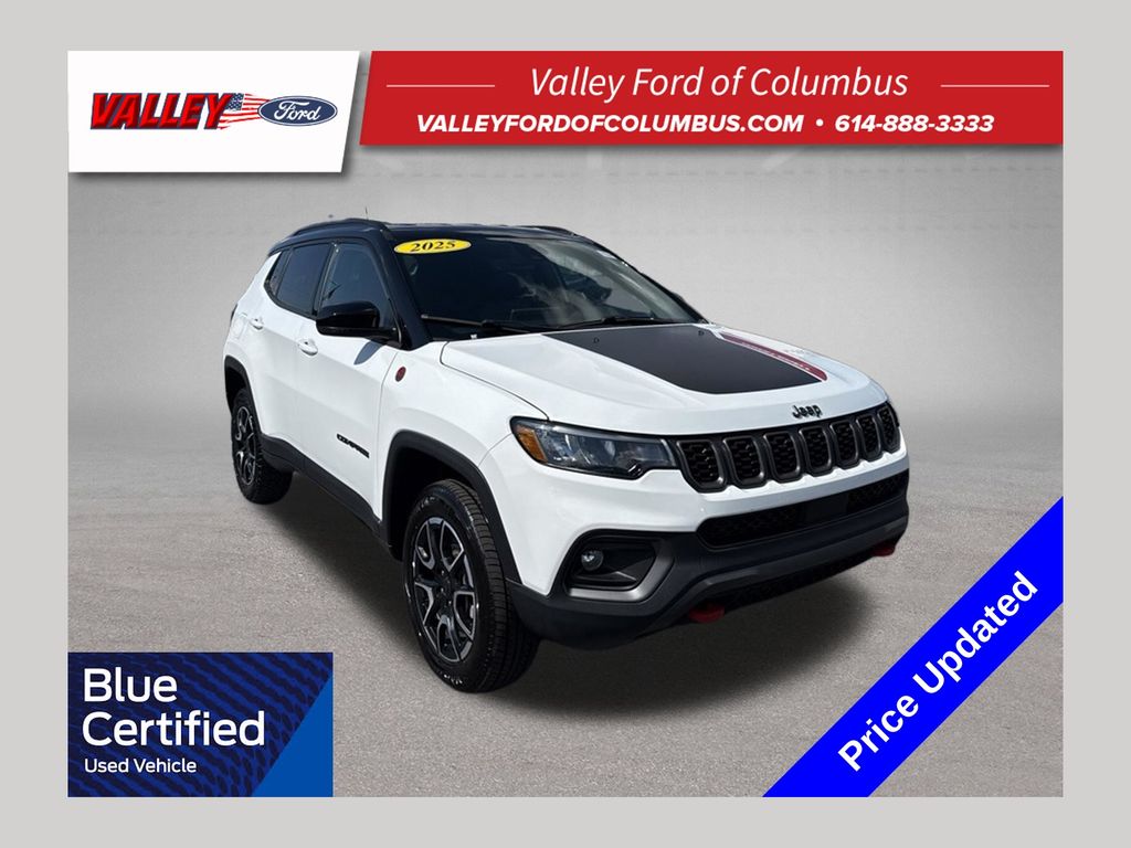 Bright White Clearcoat 2025 Jeep Compass SUV / Crossover Four-Wheel Drive 8-Speed Automatic