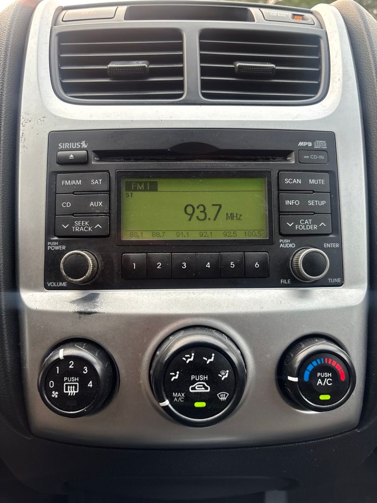 Used 2010 Silver Kia EX image 17