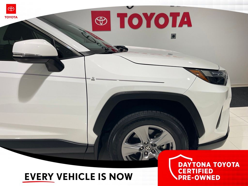 2024 Toyota RAV4 XLE - Photo 7