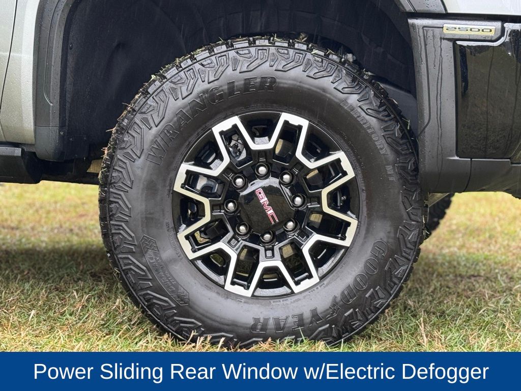 2025 GMC Sierra 2500HD 4WD Crew Cab Standard Bed AT4X