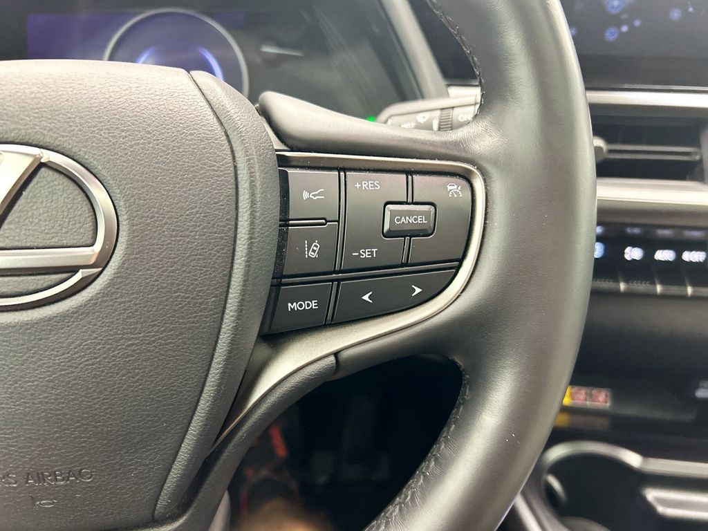 Thumbnail: 2024 Lexus UX - 12