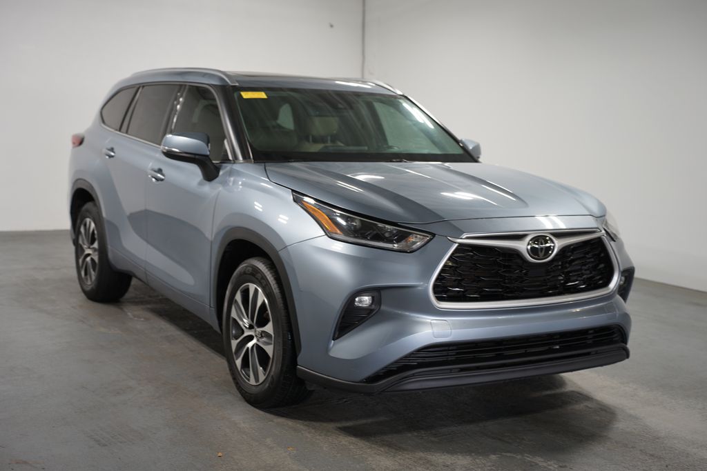 2021 Toyota Highlander XLE 3