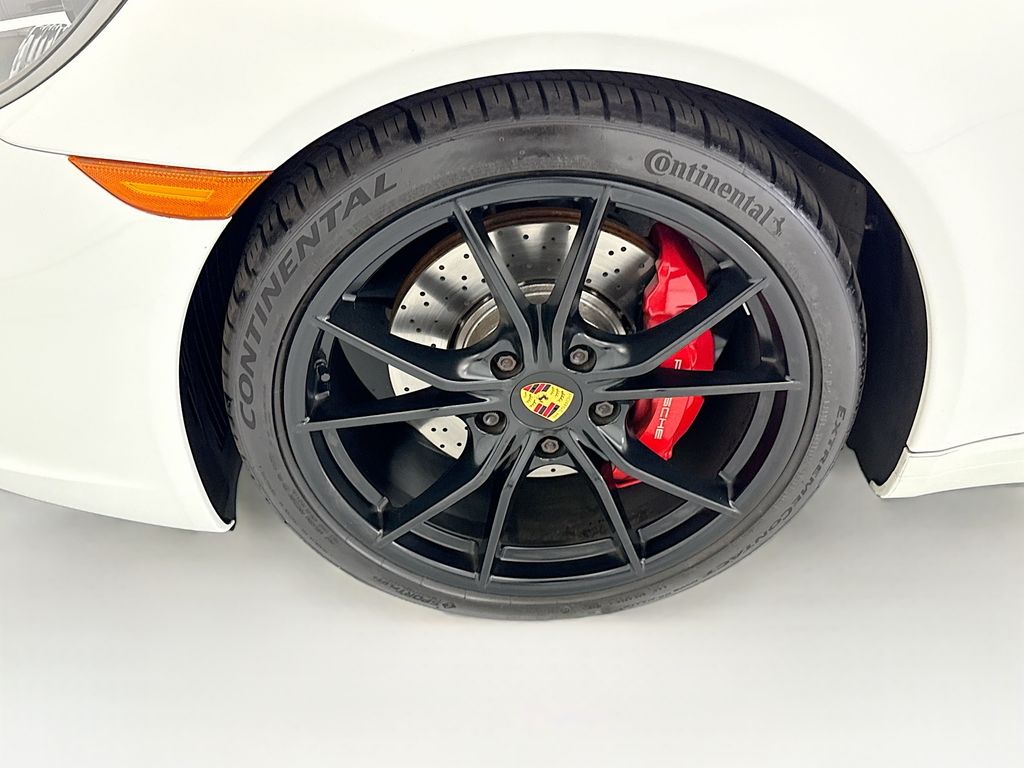 Thumbnail: 2019 Porsche 911 - 28