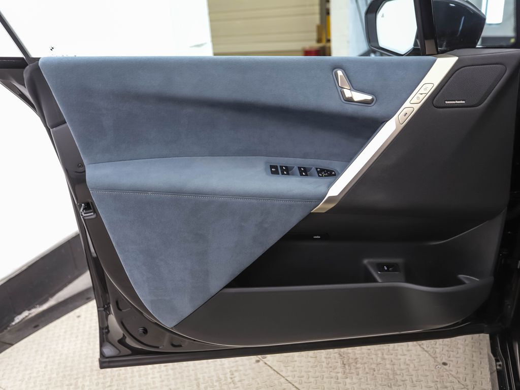 Thumbnail: 2026 BMW iX - 9