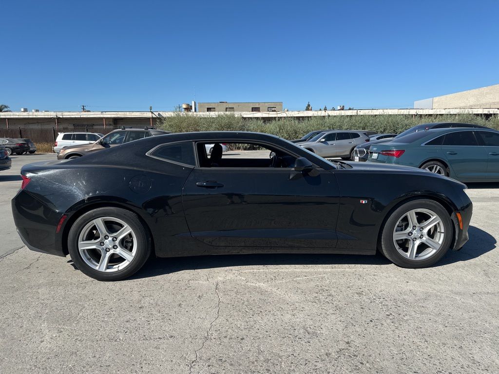 2018 Chevrolet Camaro 1LT 4