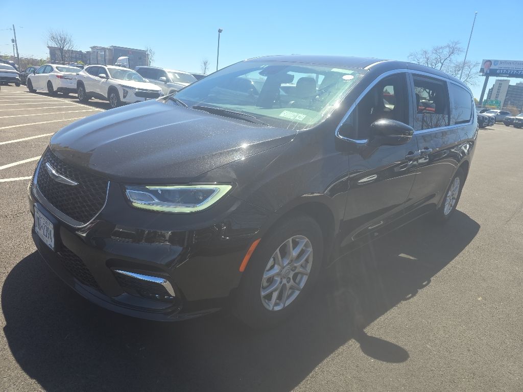 Diamond Black Crystal Pearlcoat 2025 Chrysler Pacifica Select FWD Minivan Front-Wheel Drive 9-Speed Automatic