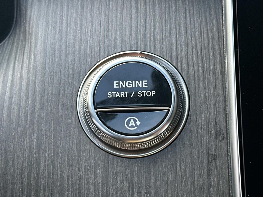 Thumbnail: 2026 Mercedes-Benz C-Class - 13