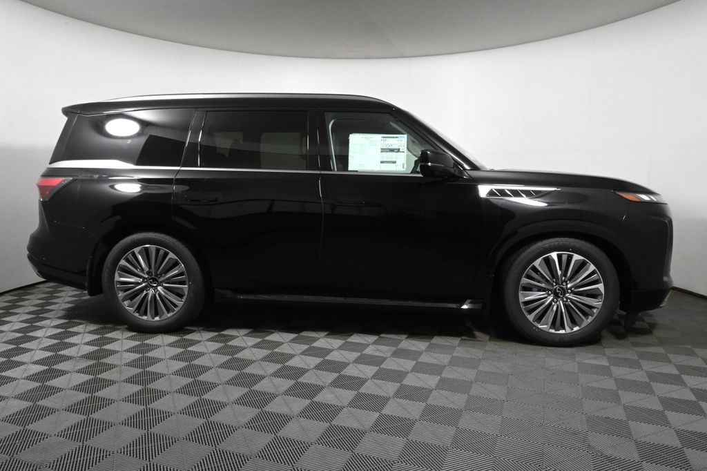 2025 INFINITI QX80 Luxe 8