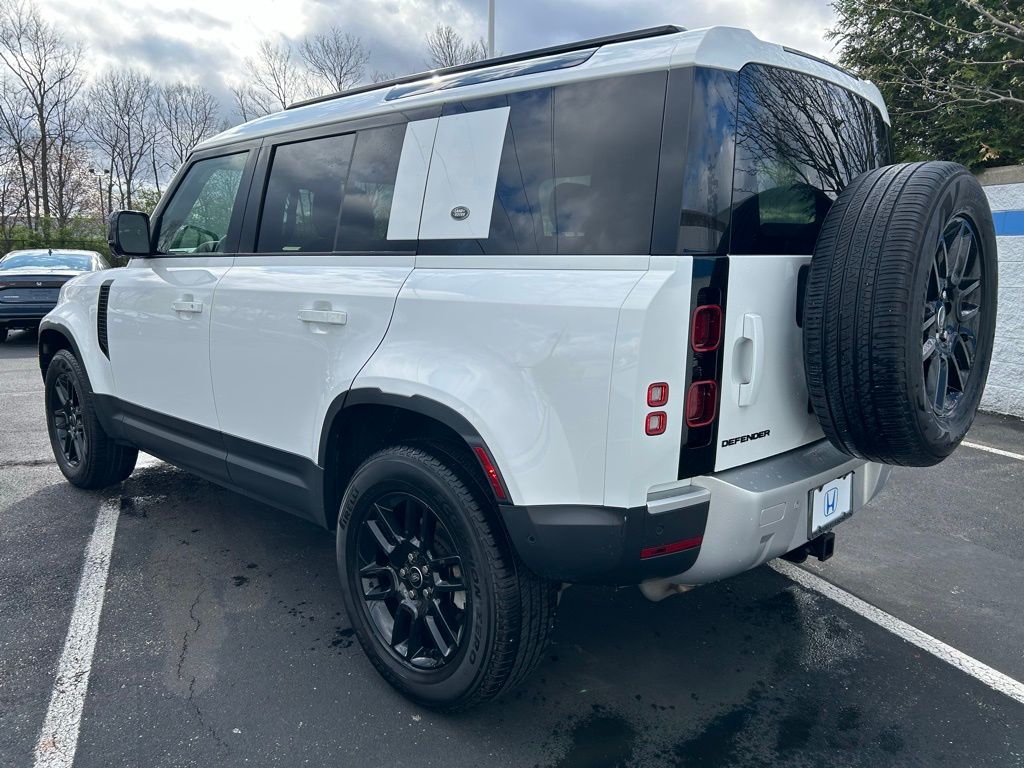 2024 Land Rover Defender 110 3