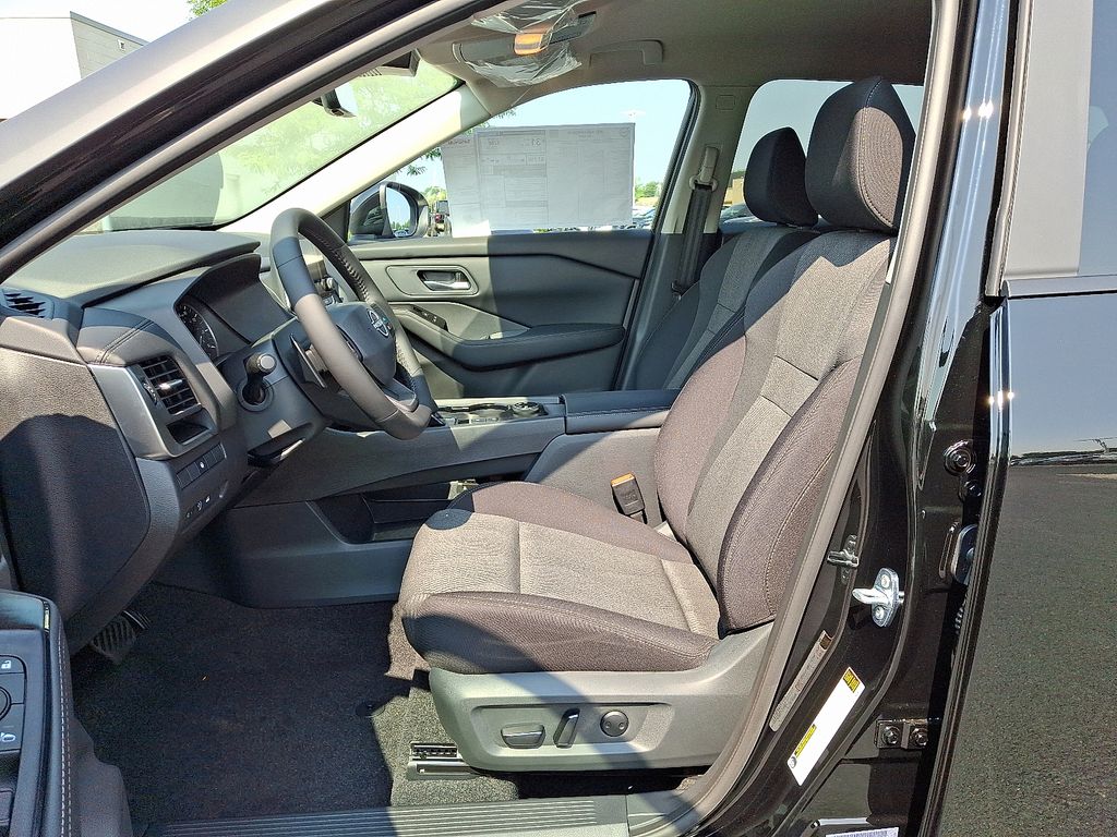 Thumbnail: 2026 Nissan Rogue - 6