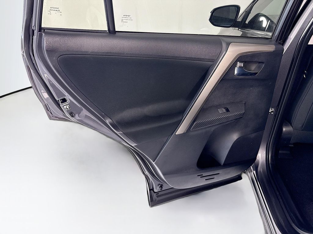 Thumbnail: 2014 Toyota RAV4 - 26