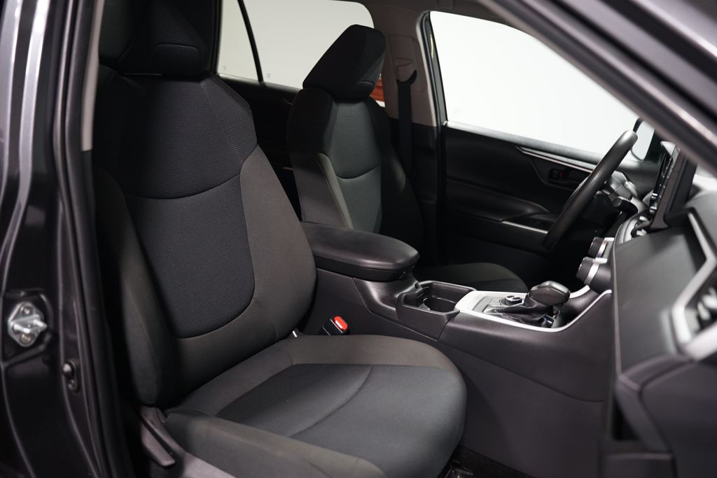 2021 Toyota RAV4 LE 25