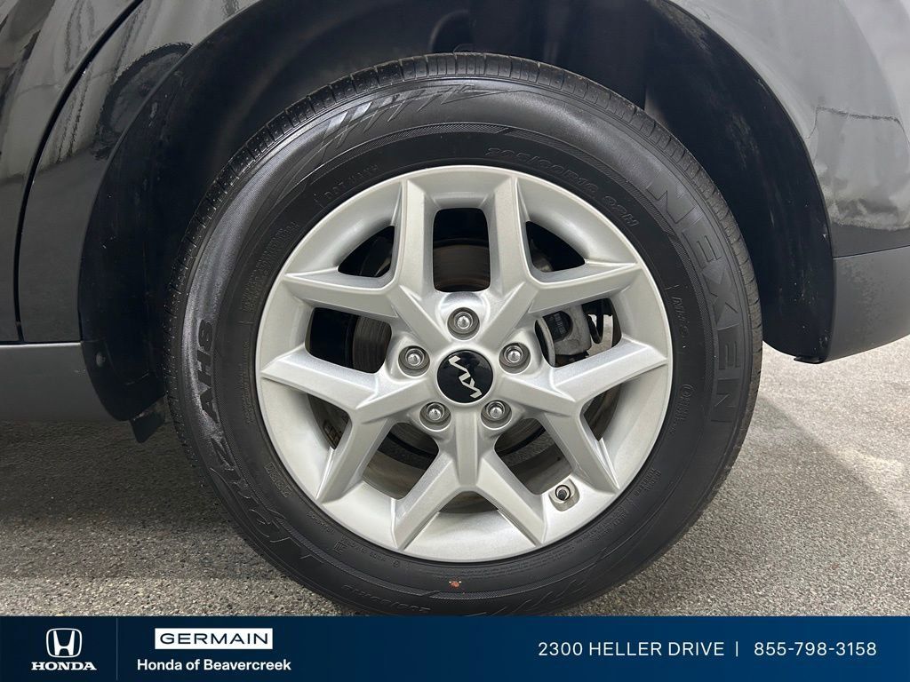 Used 2025 Black Kia LX image 27
