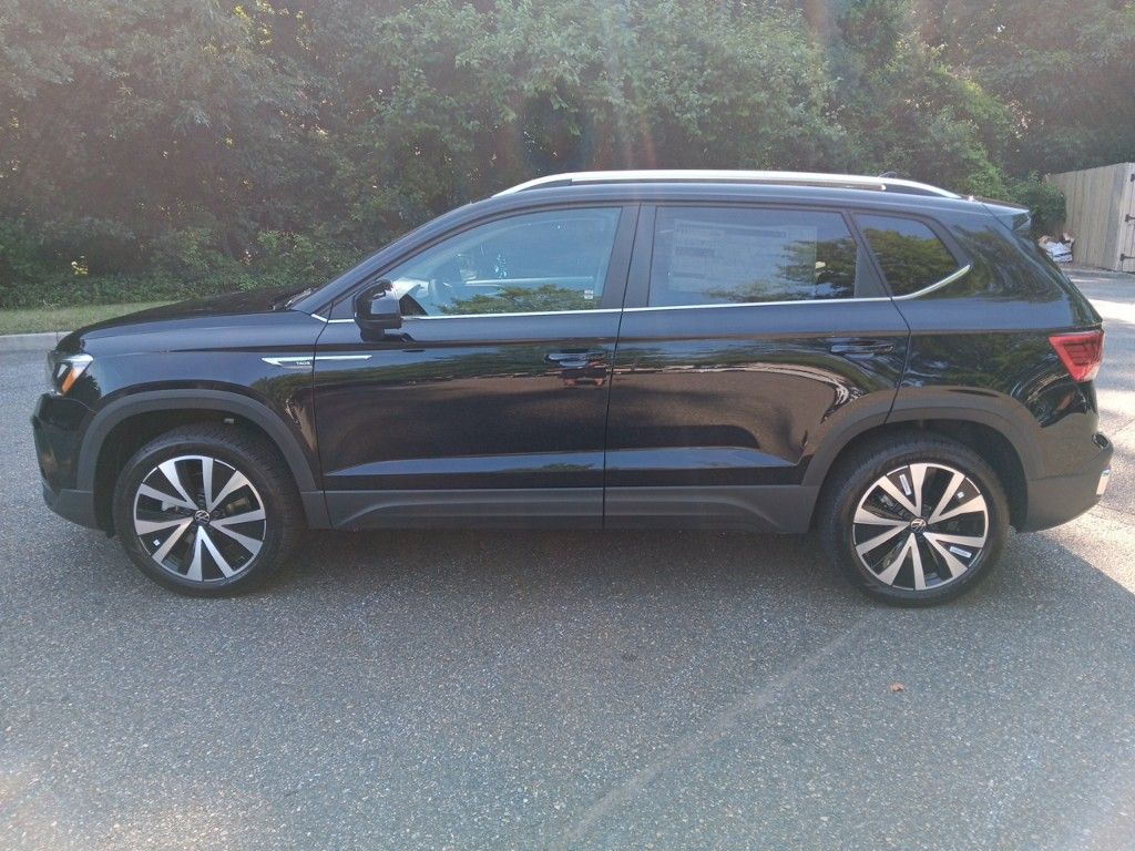 2024 Volkswagen Taos 1.5T SE 2