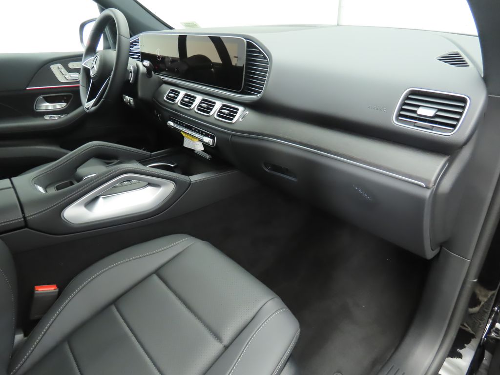 Thumbnail: 2026 Mercedes-Benz GLE - 19